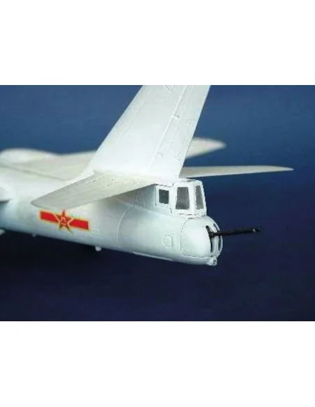 Harbin H-5 Bomber, 1/72 - Trumpeter 01603