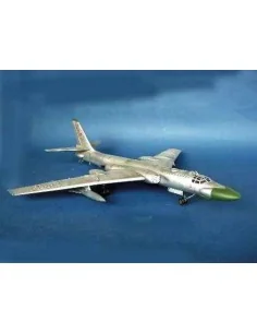 [NO_DESC] Tupolev Tu-16K 10 Badger, 1/72 - Trumpeter 01613 2