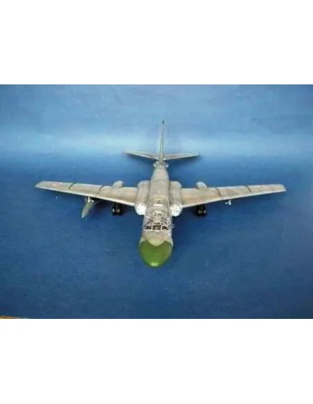 [NO_DESC] Tupolev Tu-16K 10 Badger, 1/72 - Trumpeter 01613