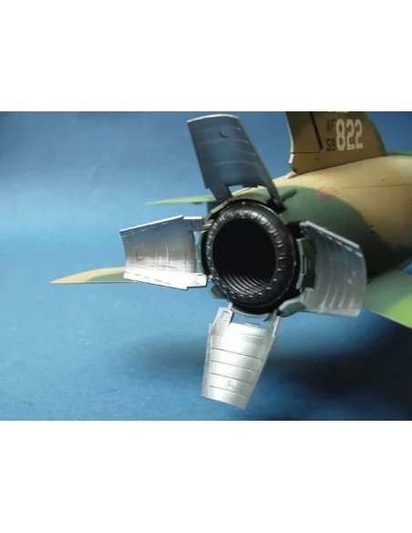 Republic F-105 D Thunderchief, 1/32 - Trumpeter 02201