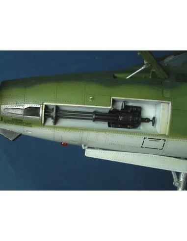 [NO_DESC] Republic F-105 D Thunderchief, 1/32 - Trumpeter 02201