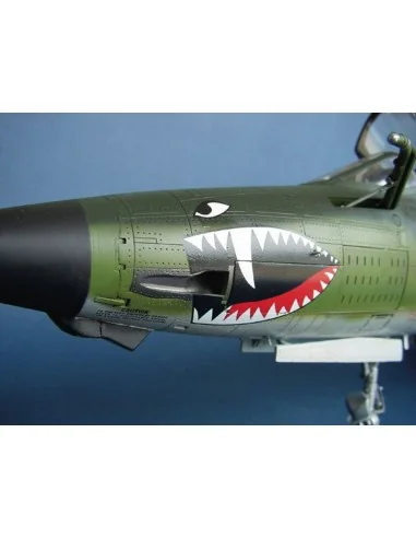 Republic F-105 G Wild Weasel, 1/32 - Trumpeter 02202