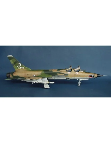 Republic F-105 G Wild Weasel, 1/32 - Trumpeter 02202