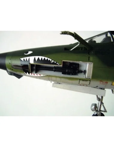 Republic F-105 G Wild Weasel, 1/32 - Trumpeter 02202
