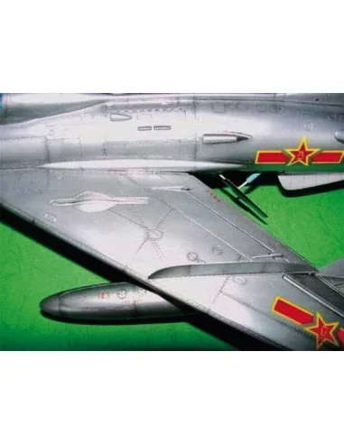 [NO_DESC] Shenyang FT-6 Trainer, 1/32 - Trumpeter 02208