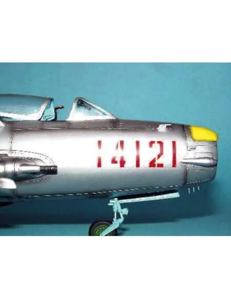 [NO_DESC] MiG-19 PM Farmer E/Shenyang F-6B, 1/32 - Trumpeter 02209