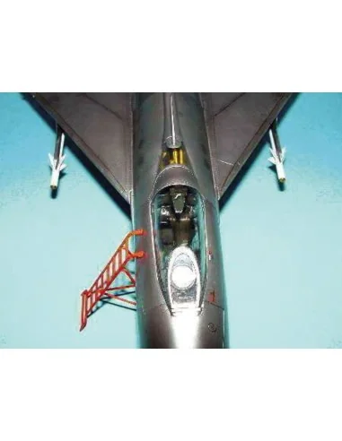 [NO_DESC] MiG-21 F-13, 1/32 - Trumpeter 02210