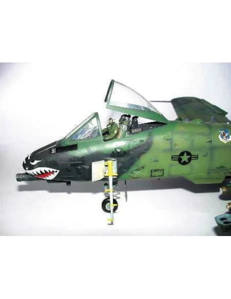 Fairchild A-10 A Thunderbolt II, 1/32 - Trumpeter 02214