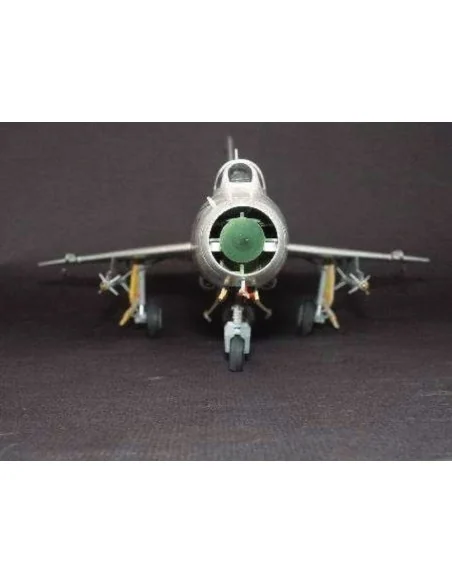 Shenyang F-7 II, 1/32 - Trumpeter 02216