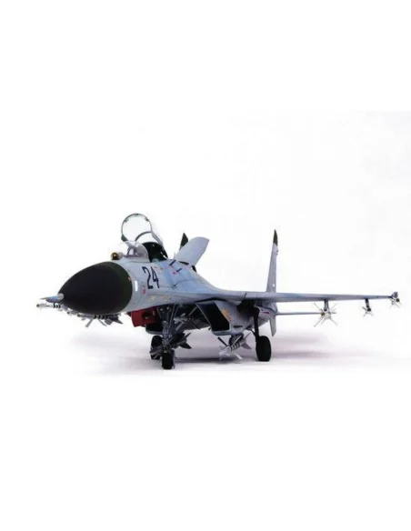 Sukhoi Su-27 Flanker B, 1/32 - Trumpeter 02224