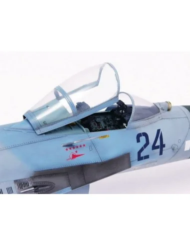 Sukhoi Su-27 Flanker B, 1/32 - Trumpeter 02224