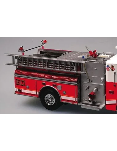 [NO_DESC] American LaFrance Eagle Fire Pumper 2002, 1/25 - Trumpete...