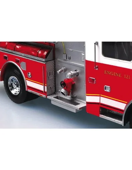 [NO_DESC] American LaFrance Eagle Fire Pumper 2002, 1/25 - Trumpete...