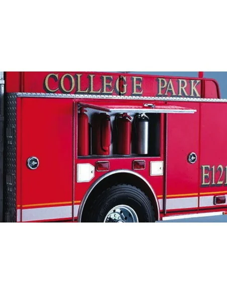 [NO_DESC] American LaFrance Eagle Fire Pumper 2002, 1/25 - Trumpete...