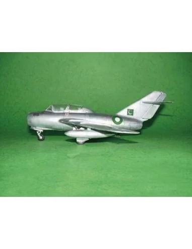 [NO_DESC] MiG-15 UTI Midget, 1/48 - Trumpeter 02805