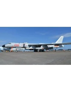 Xian H-6K Stratedgic Bomber, 1/144 - Trumpeter 03930