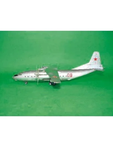 Antonov An-12 BK Cub, 1/100 - Trumpeter 04001