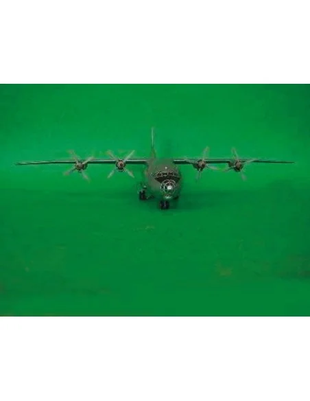 Antonov An-12 BK Cub, 1/100 - Trumpeter 04001
