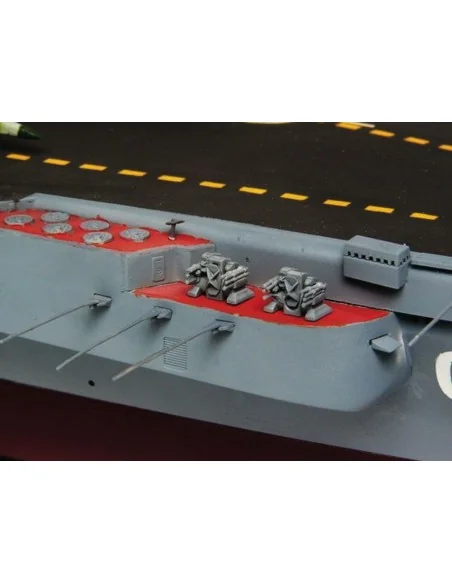 [NO_DESC] USSR AC Admiral Kuznetsov, 1/350 - Trumpeter 05606