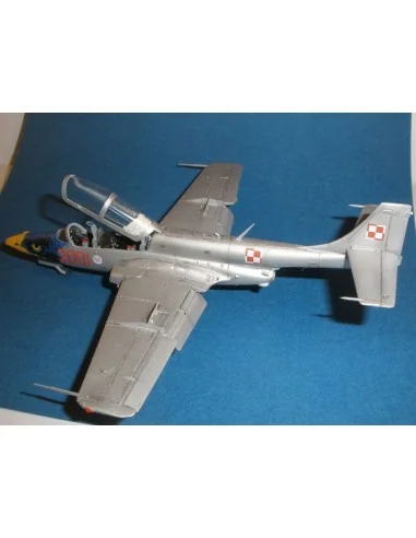 TS-11 White Eagle Iskra, 1/72 - Mistercraft C-18