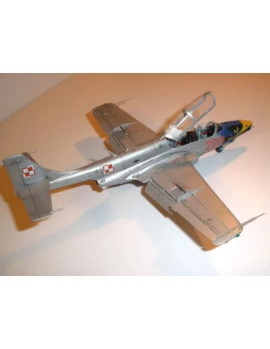 TS-11 White Eagle Iskra, 1/72 - Mistercraft C-18