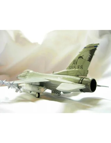 F-16C-40 Aviano A.B., 1/72 - Mistercraft D-90