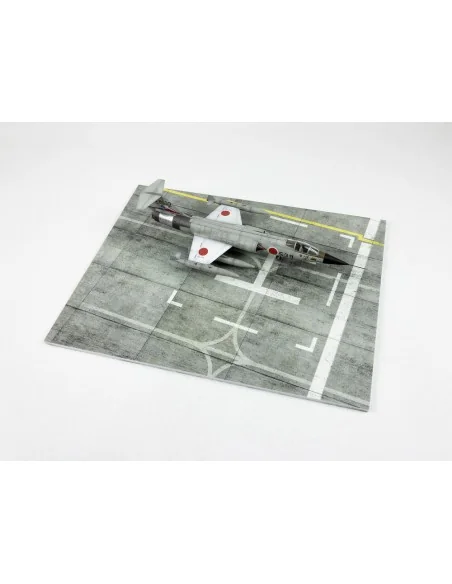Modern NATO Airfield Type 1 300x230mm (Universal), 1/72 - Red Fox S...