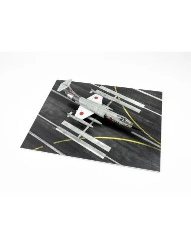 Modern NATO Airfield Type 2 300x230mm (Universal), 1/72 - Red Fox S...