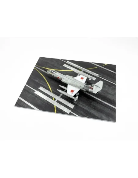 Modern NATO Airfield Type 2 300x230mm (Universal), 1/72 - Red Fox S...