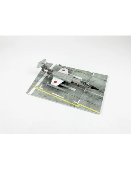 Modern NATO Airfield Type 1 250x160mm (Universal), 1/72 - Red Fox S...