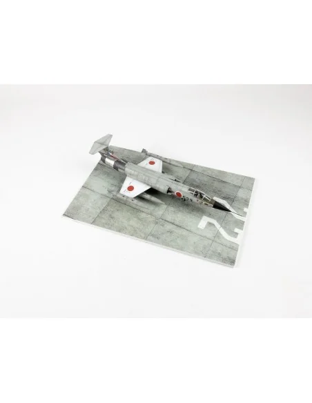 Modern NATO Airfield Type 4 250x160mm (Universal), 1/72 - Red Fox S...