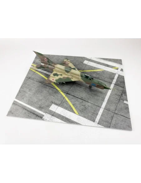 Modern NATO Airfield Type 6 380x320mm (Universal), 1/48 - Red Fox S...