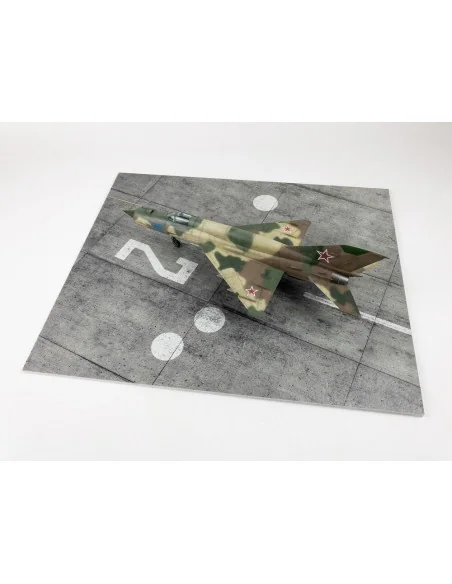 Modern NATO Airfield Type 7 380x320mm (Universal), 1/48 - Red Fox S...