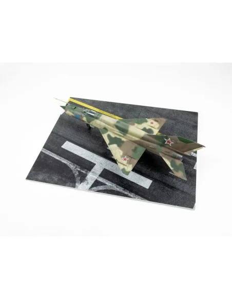 Modern NATO Airfield Type 8 300x230mm (Universal), 1/48 - Red Fox S...