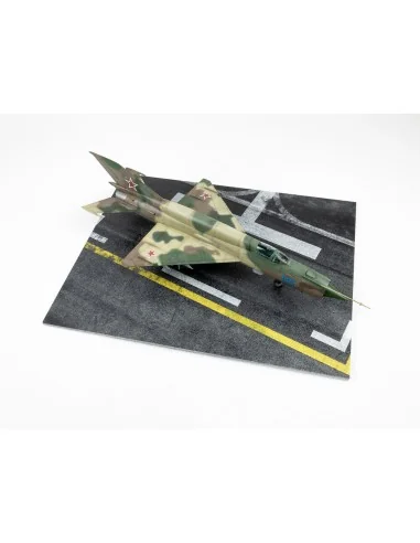 Modern NATO Airfield Type 8 300x230mm (Universal), 1/48 - Red Fox S...
