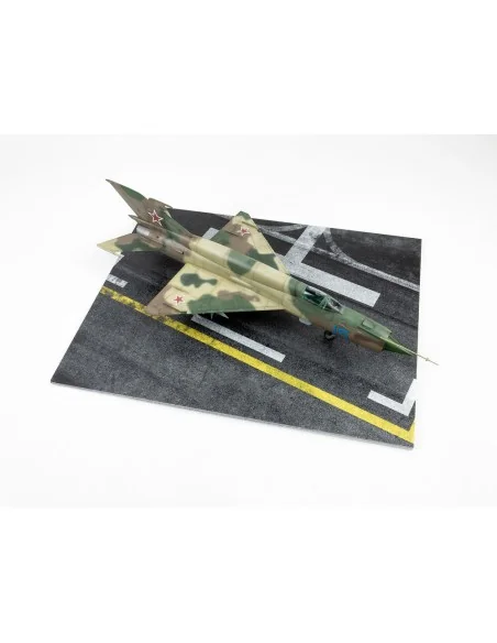 Modern NATO Airfield Type 8 300x230mm (Universal), 1/48 - Red Fox S...