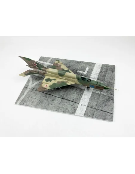Modern NATO Airfield Type 9 300x230mm (Universal), 1/48 - Red Fox S...