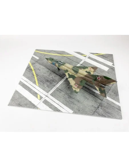 Modern NATO Airfield Type 9 380x320mm (Universal), 1/48 - Red Fox S...