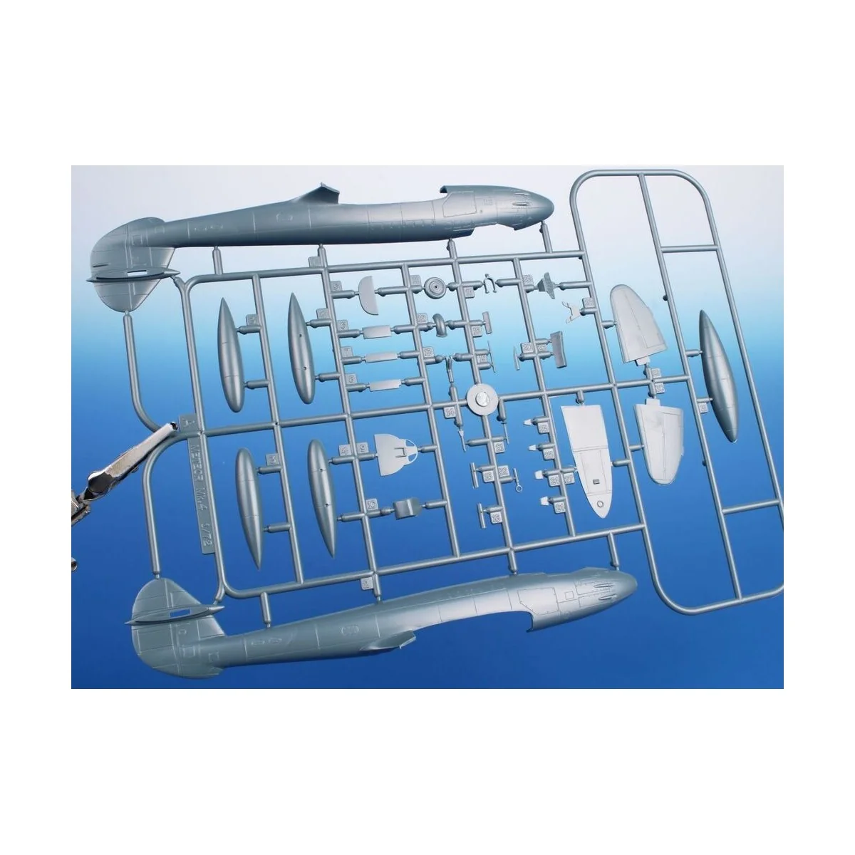 Gloster Meteor F Mk.III ‘WWII Jet Fighter’, 1/72 - Special Hobby 10...