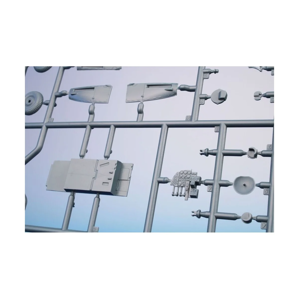 DH.98 Mosquito NF Mk.XXX ‘Night Predator’ - Special Hobby 100-SH72508