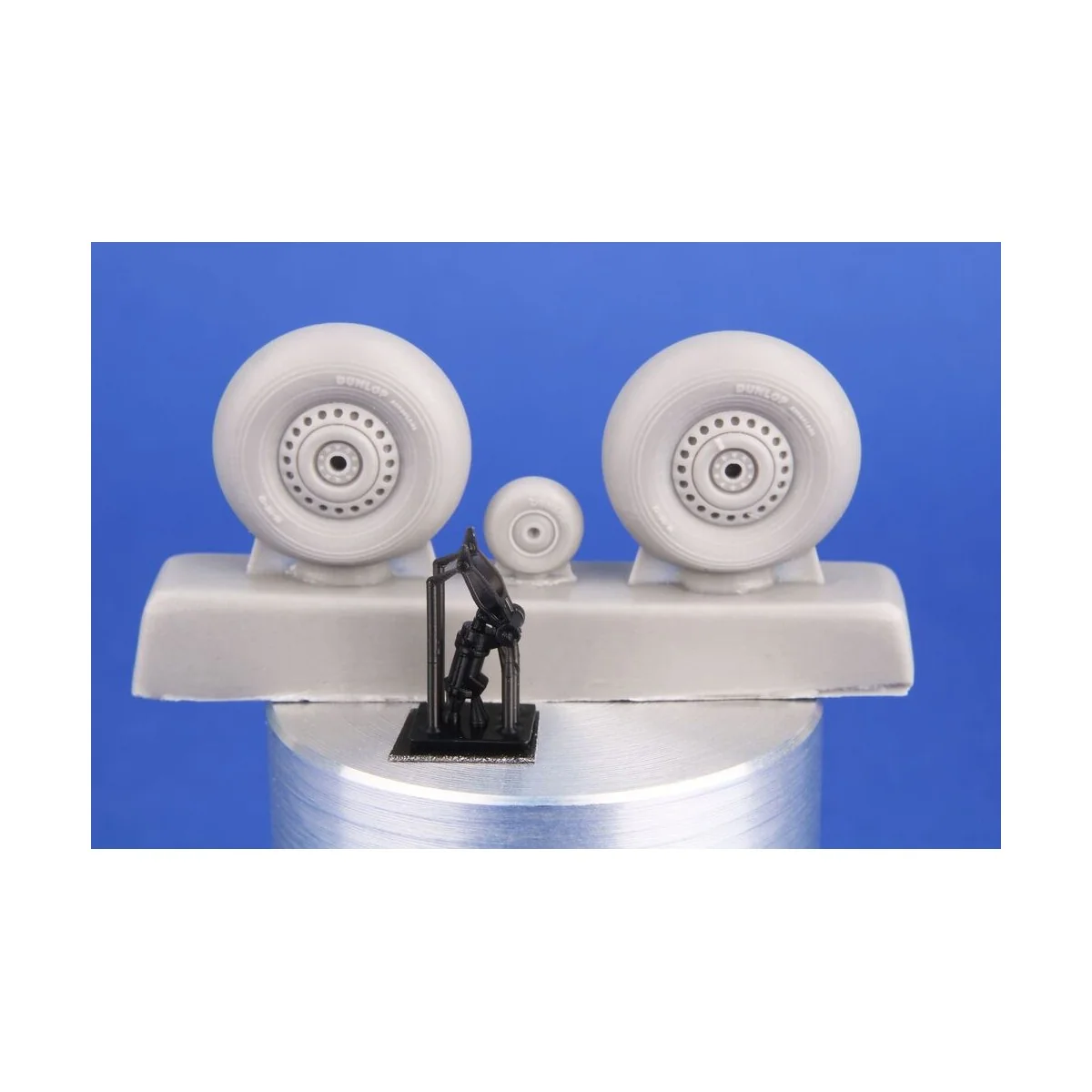 Vickers Wellington Mainwheels and Tailwheel w/Leg for Special Hobby...