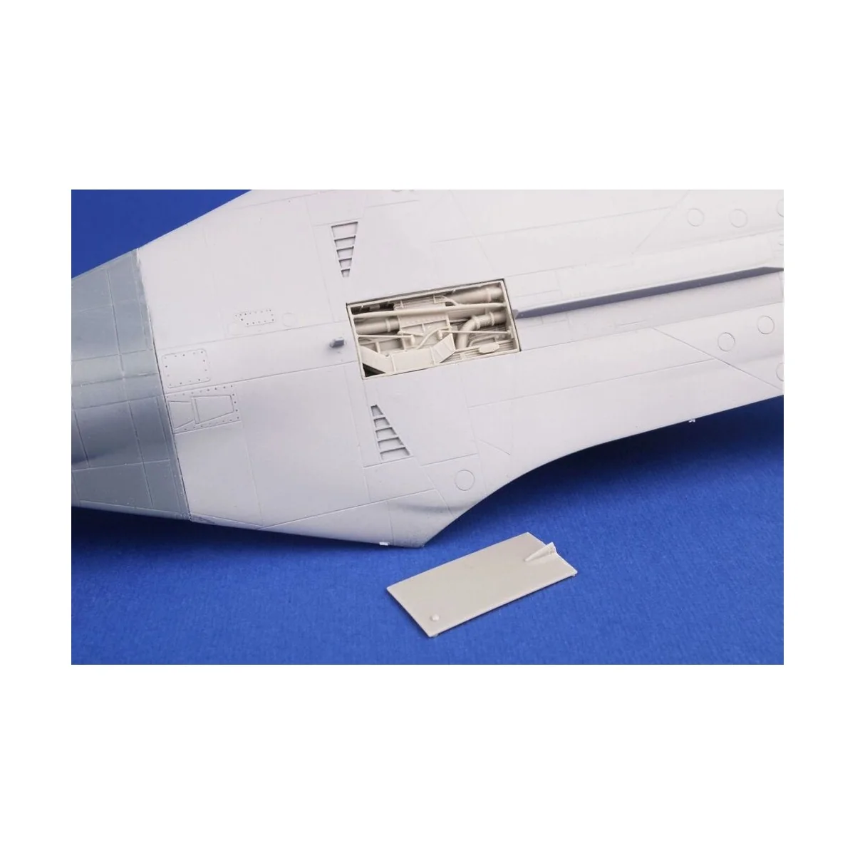 F-111A Open Electronics Boxes for Italeri, 1/72 - CMK 129-7526 F-111A Open Electronics Boxes for Italeri, 1/72 - CMK 129-7526