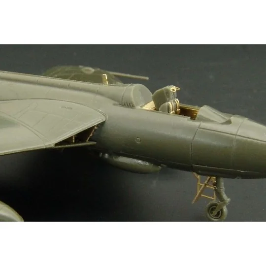 Hawker Hunter FGA 9, 1/144 - Brengun BRL144030