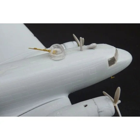 Douglas C-47- Lisunov Li-2, 1/144 - Brengun BRL144071