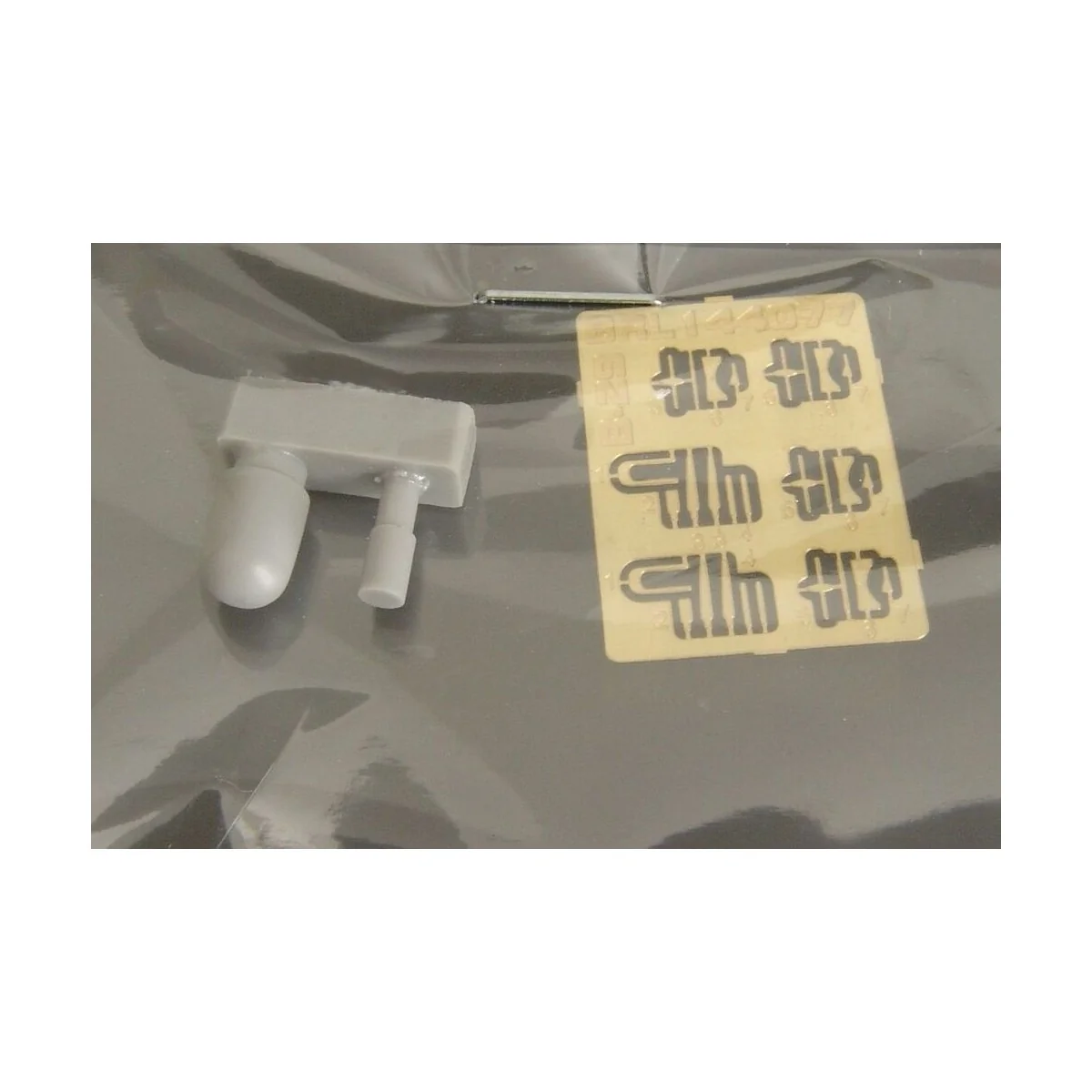 B29 antenas and AN-APQ-13 radar - Brengun BRL144077