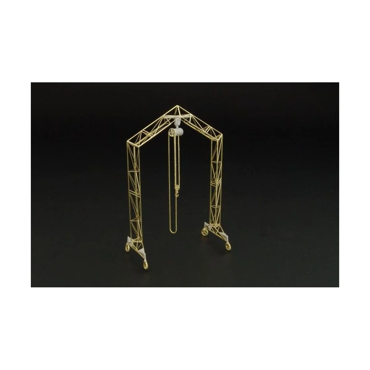 German airfield portal crane - Brengun BRS144003