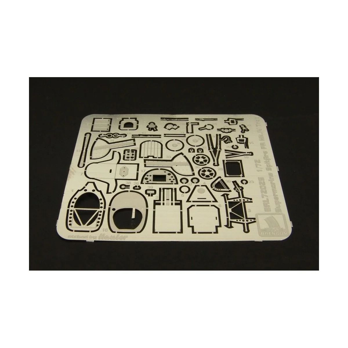 Spitfire PR Mk IV (SWORD72043-44) - Brengun BRL72025