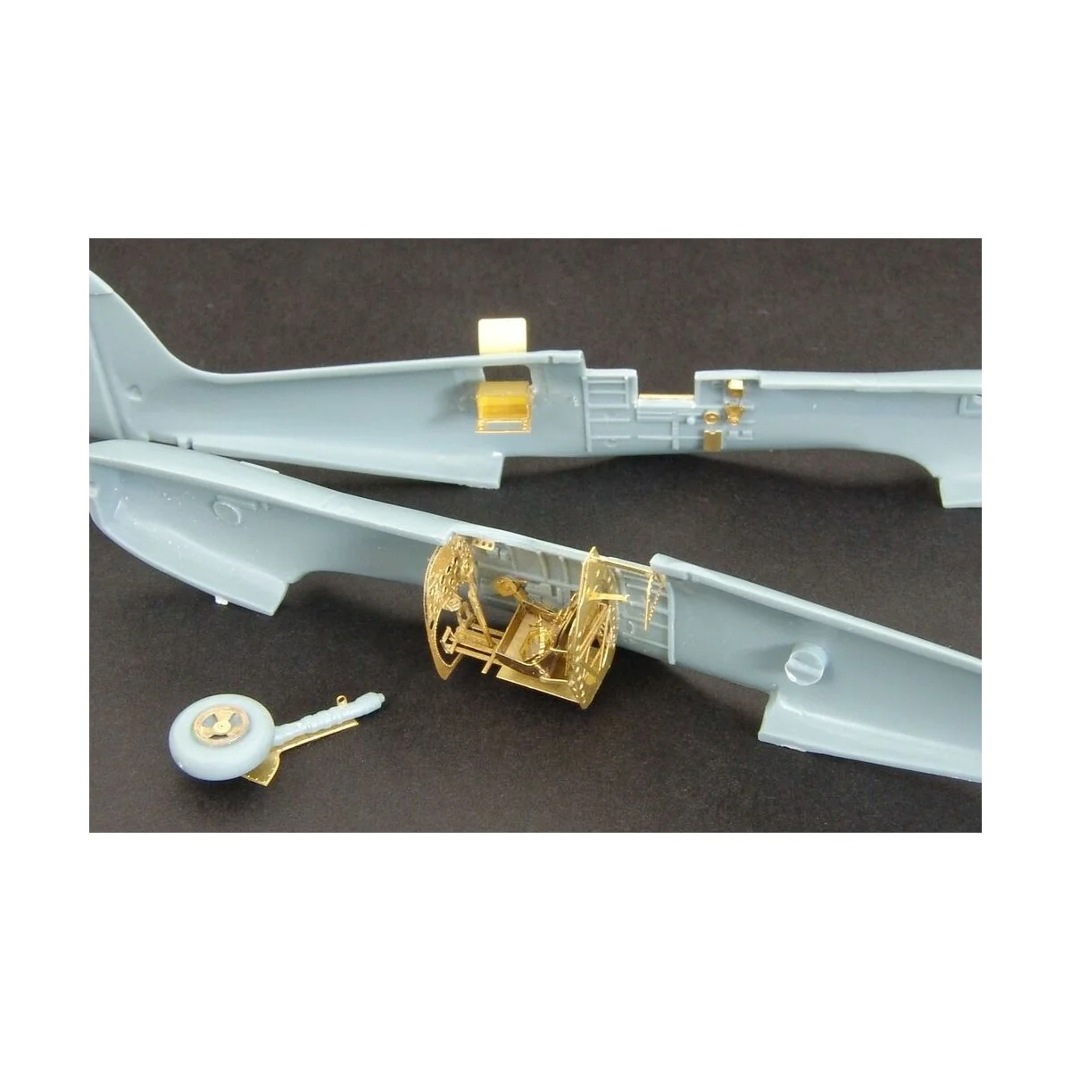 Spitfire LF Mk IX e (Sword72050), 1/72 - Brengun BRL72028