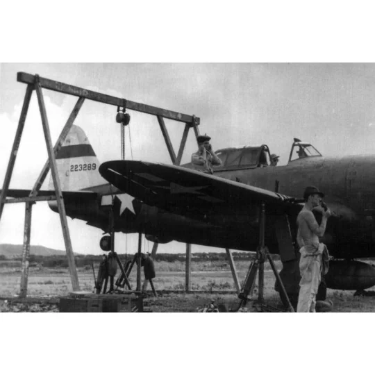 U S airfield crane - Brengun BRL72034