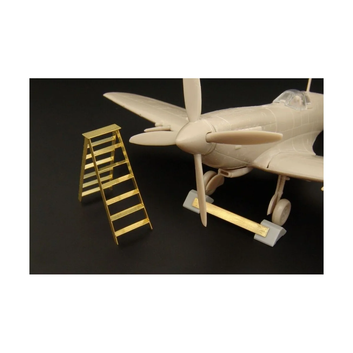 British wheel chock - ladder, 1/72 - Brengun BRL72043